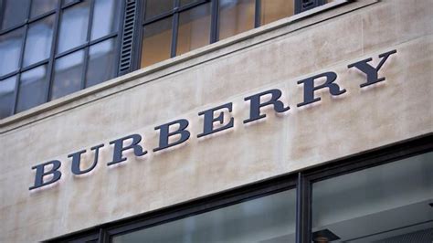 wie viele leute arbeiten im headquarter von burberry|burberry clothing company.